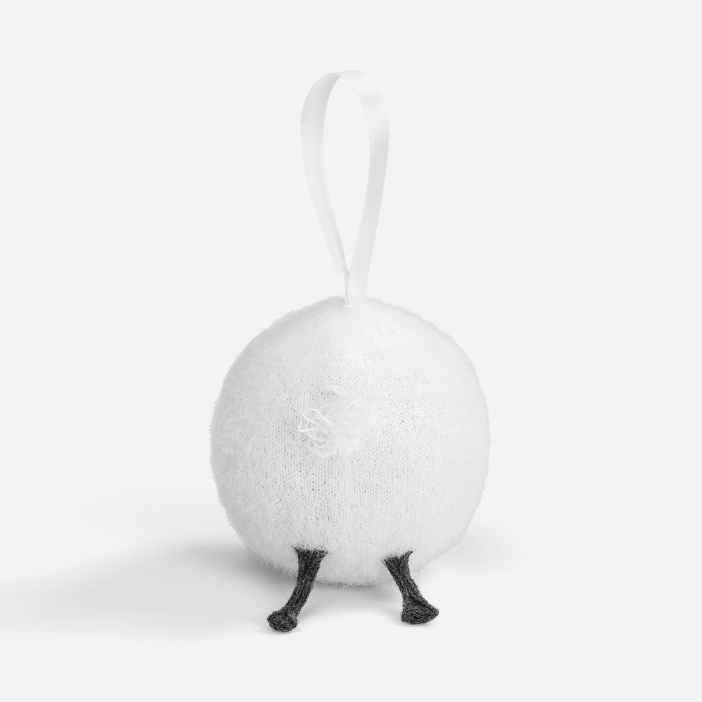 Вязаный шарик Sheeply, белый — фотография товара 2 из 5